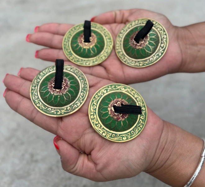 2 Pairs Brass Lotus Flower Finger Cymbals Zills For Belly - Image 10