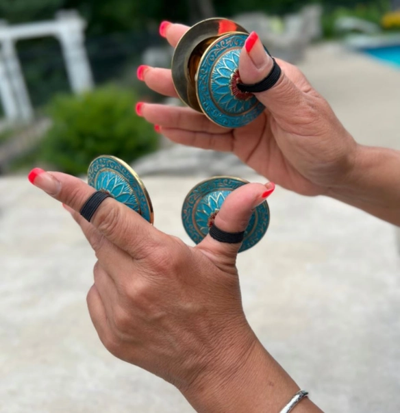 2 Pairs Brass Lotus Flower Finger Cymbals Zills For Belly - Image 6