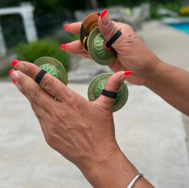 2 Pairs Brass Lotus Flower Finger Cymbals Zills For Belly - Image 12